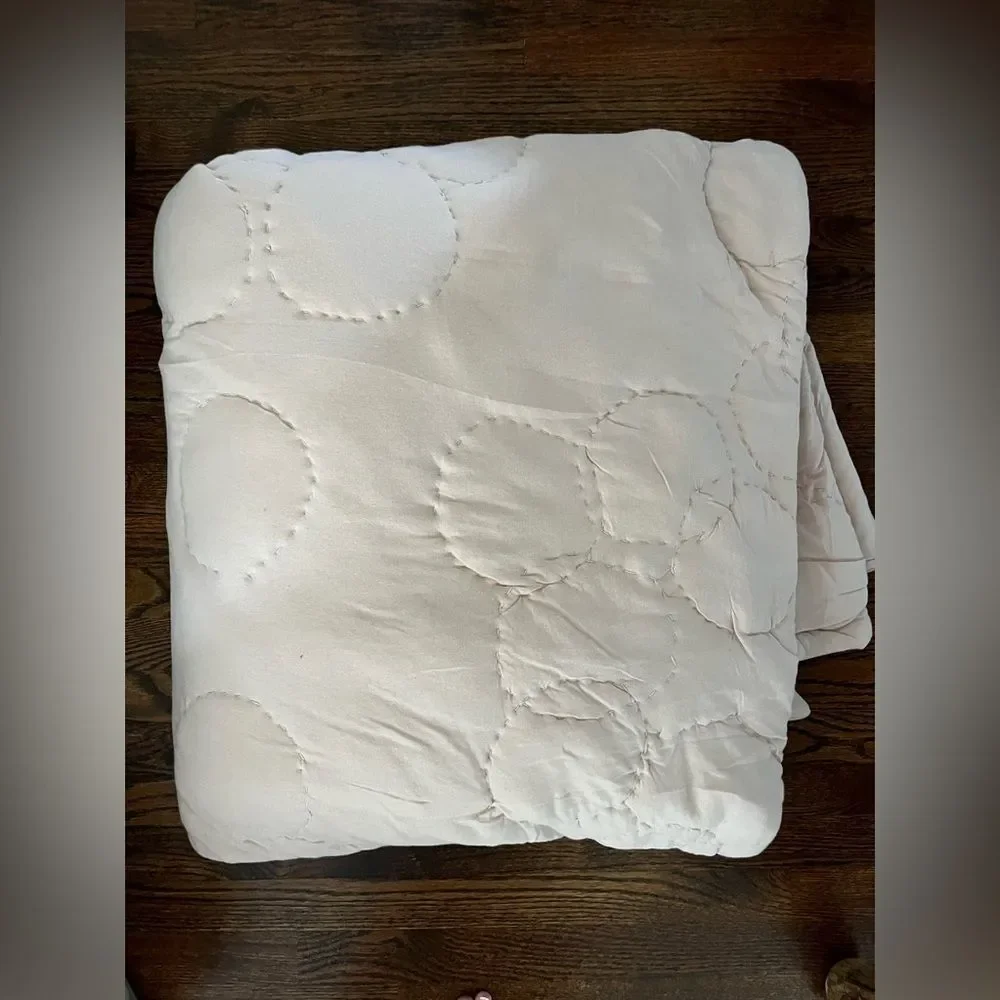 Alyssa Jersey Quilt Size King By Anthropologie Color: Blush